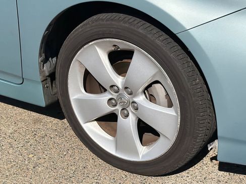 Used 2015 Toyota Prius Five FWD image 18