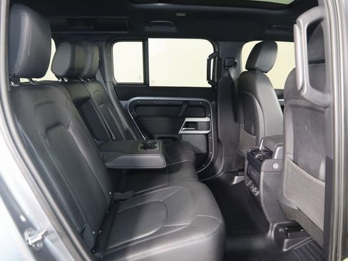 Used 2023 Land Rover Defender 110 SE image 15