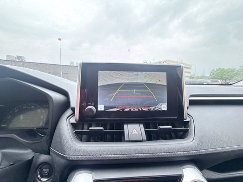 Used 2025 Toyota RAV4 XLE FWD image 16