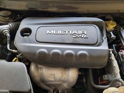 Used 2019 Jeep Cherokee Latitude Plus AWD/4WD image 30