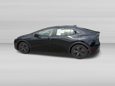 Used 2026 Toyota Prius LE FWD image 10