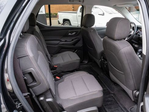 Used 2021 Chevrolet Traverse LT image 31