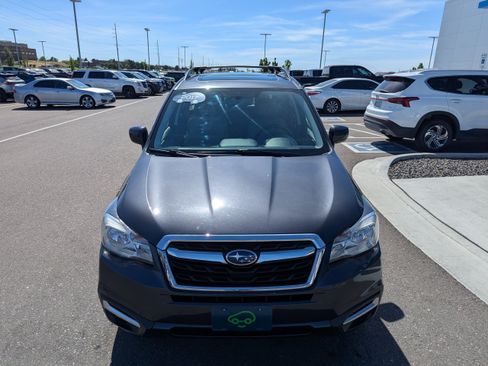 Used 2017 Subaru Forester 2.5i Limited AWD/4WD image 6