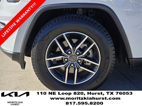 Used 2019 Jeep Grand Cherokee Limited image 17