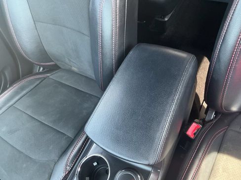 Used 2019 Ford Explorer XLT w/ Equipment Group 202A AWD/4WD image 24