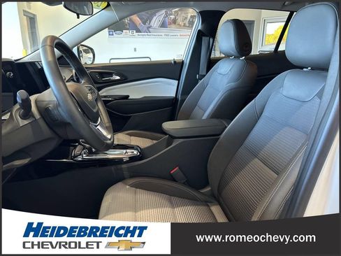 Used 2024 Chevrolet Trax LT w/ Driver Confidence Package FWD image 13