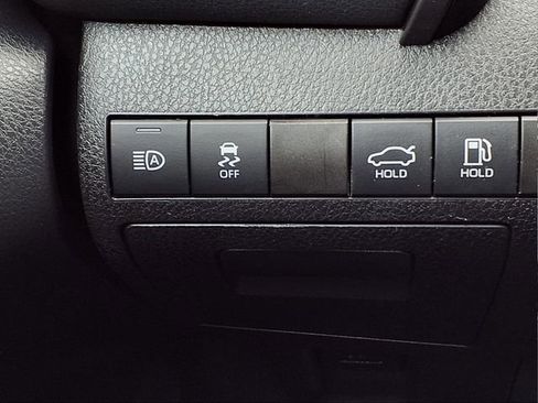 Used 2023 Toyota Camry SE image 25