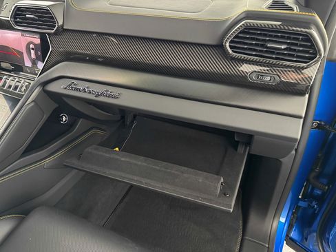Used 2022 Lamborghini Urus image 29