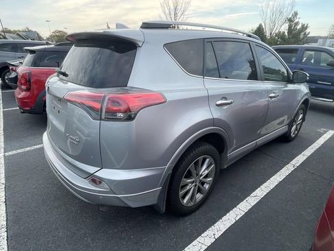 Used 2017 Toyota RAV4 Platinum image 12
