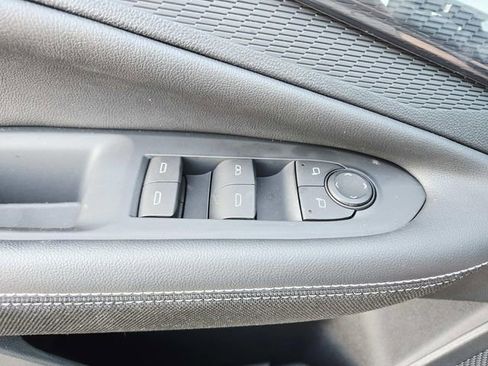 Used 2025 Chevrolet Blazer EV LT image 25