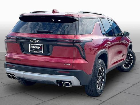 Used 2025 Chevrolet Traverse Z71 w/ Enhanced Driving Package AWD/4WD image 13