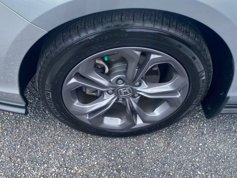 Used 2024 Honda Accord EX image 19