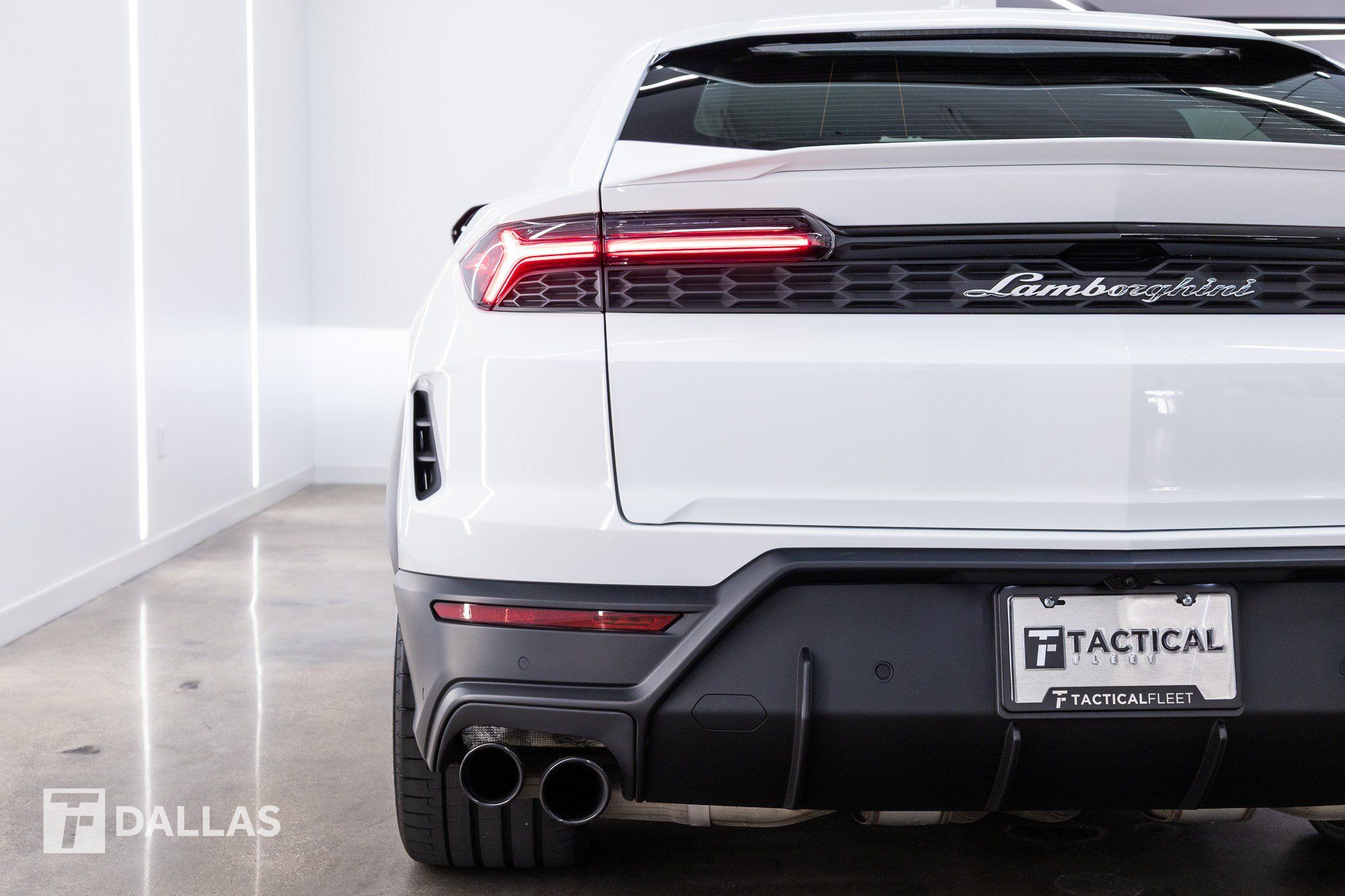 Used 2026 Lamborghini Urus SE AWD/4WD image 12
