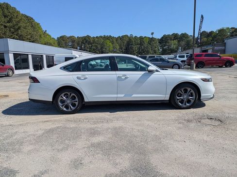 Used 2024 Honda Accord EX image 2