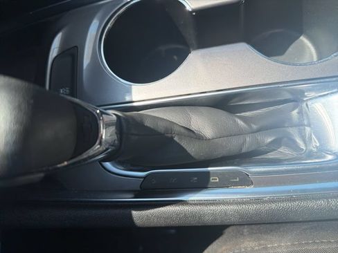 Used 2021 Chevrolet Malibu LT FWD image 12