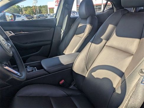 Used 2025 MAZDA MAZDA3 Hatchback w/Premium Plus Pkg image 14