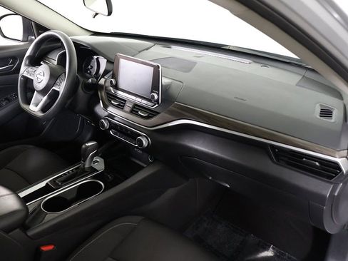 Used 2024 Nissan Altima 2.5 SV image 20