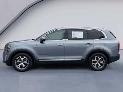 Used 2022 Kia Telluride EX FWD image 2