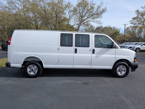 New 2026 GMC Savana 2500 Extended RWD image 3