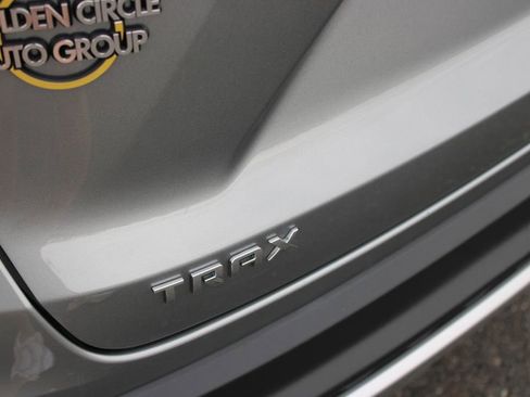 Used 2025 Chevrolet Trax LT image 14