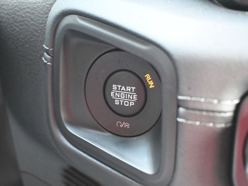 Used 2026 Jeep Gladiator Mojave AWD/4WD image 14