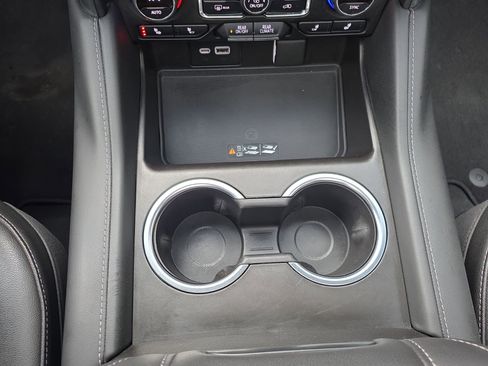 Used 2021 Chevrolet Suburban LT image 23