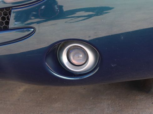 Used 2005 Chevrolet SSR w/ Preferred Equipment Group image 21