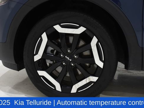 Used 2025 Kia Telluride S AWD/4WD image 6