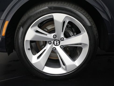 Certified 2024 Bentley Bentayga Extended Wheelbase image 12