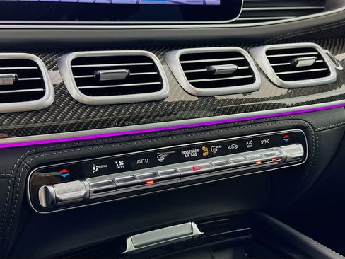 Used 2025 Mercedes-Benz GLS 63 AMG 4MATIC image 17