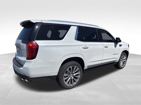 Certified 2021 GMC Yukon Denali w/ Denali Premium Package AWD/4WD image 33