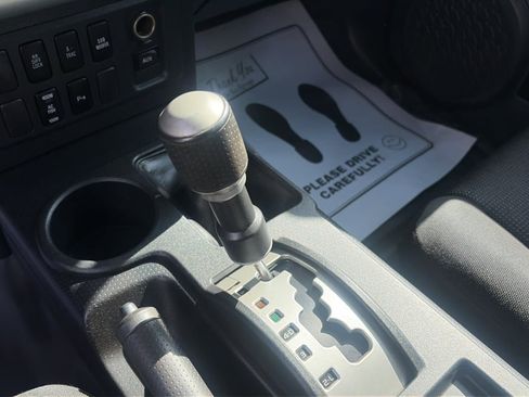 Used 2007 Toyota FJ Cruiser 4WD image 14