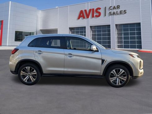 Used 2025 Mitsubishi Outlander Sport 2.0 SE image 7