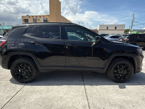 Used 2023 Jeep Compass Latitude AWD/4WD image 14