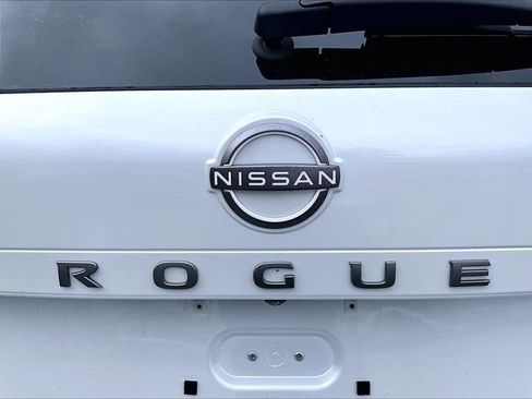 Used 2025 Nissan Rogue S AWD/4WD image 8