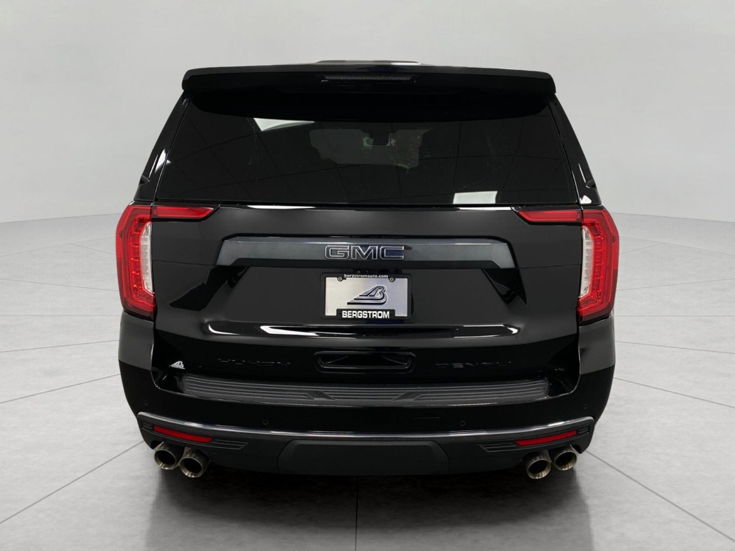 Used 2023 GMC Yukon Denali Ultimate AWD/4WD image 4