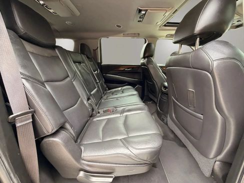 Used 2017 Cadillac Escalade ESV Premium Luxury RWD image 25