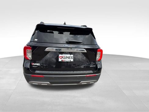 Used 2024 Ford Explorer XLT w/ Equipment Group 202A AWD/4WD image 9
