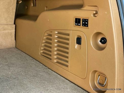 Used 2017 Cadillac Escalade ESV Platinum image 35