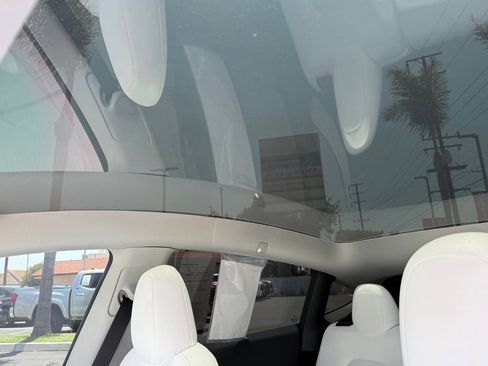 Used 2024 Tesla Model Y 2WD image 22