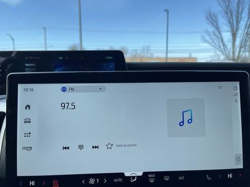 New 2026 Ford Expedition Active image 18