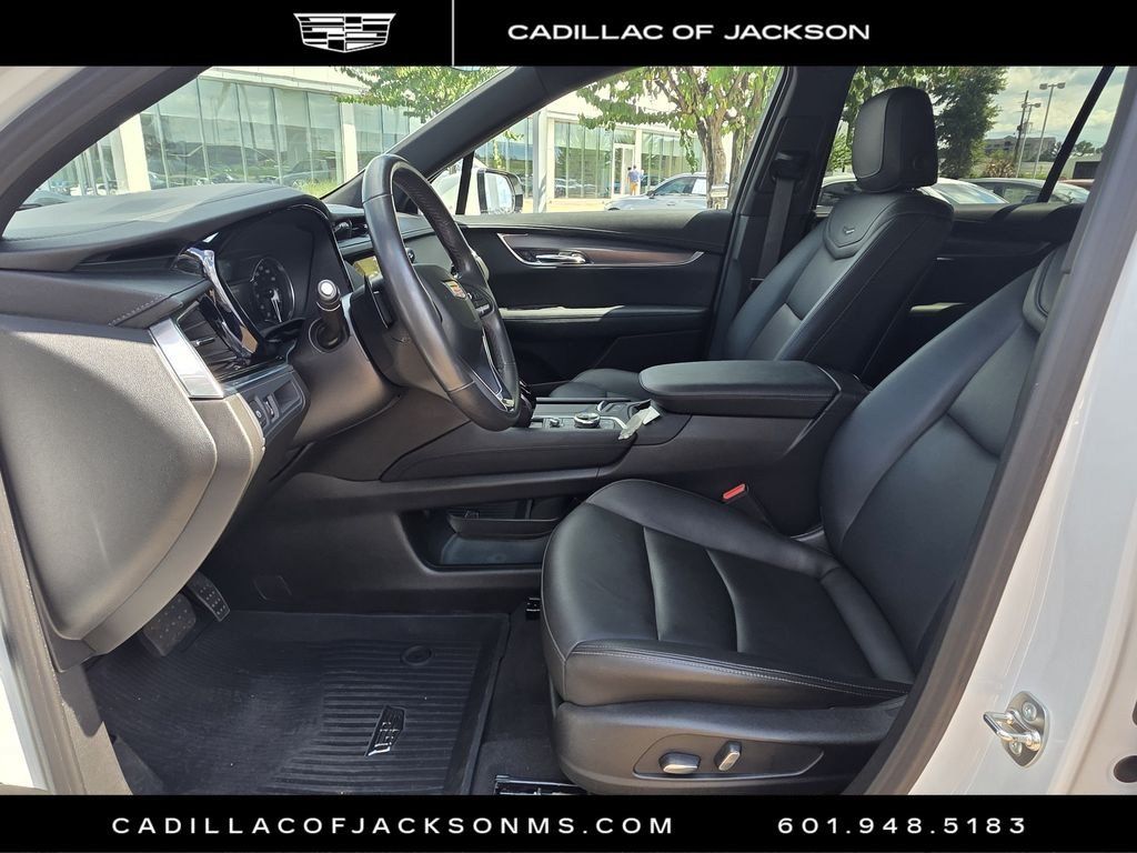 Certified 2024 Cadillac XT6 Luxury FWD image 18