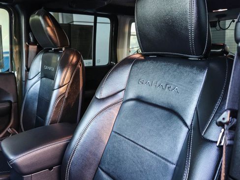 Used 2022 Jeep Wrangler Unlimited Sahara image 22