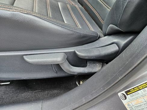 Used 2019 Nissan Kicks SR w/ SR Premium Package FWD image 9