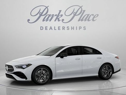Used 2025 Mercedes-Benz CLA 250 4MATIC image 3