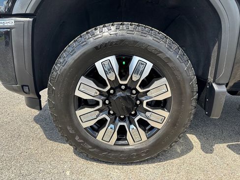 Used 2024 GMC Sierra 2500 Denali w/ Technology Package image 9