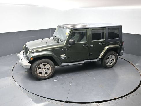 Used 2008 Jeep Wrangler Unlimited Sahara w/ Dual Top Group AWD/4WD image 15