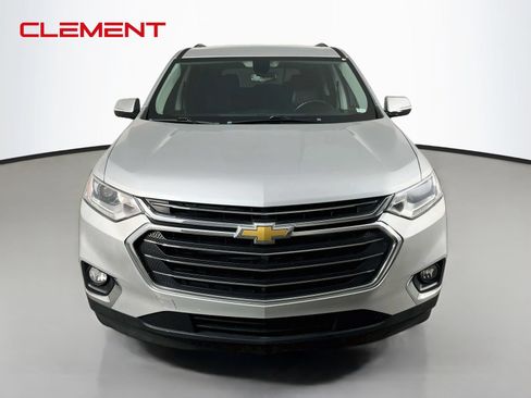 Used 2019 Chevrolet Traverse LT w/ LT Premium Package FWD image 3