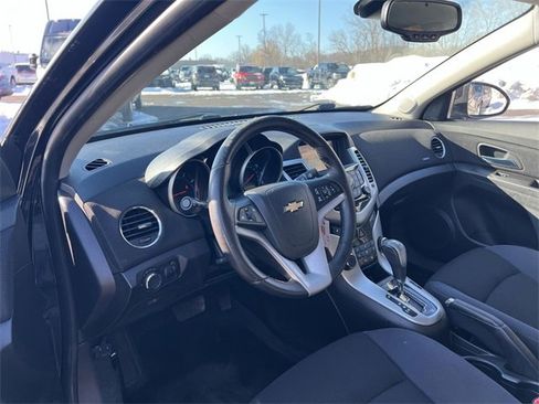 Used 2014 Chevrolet Cruze LT image 10