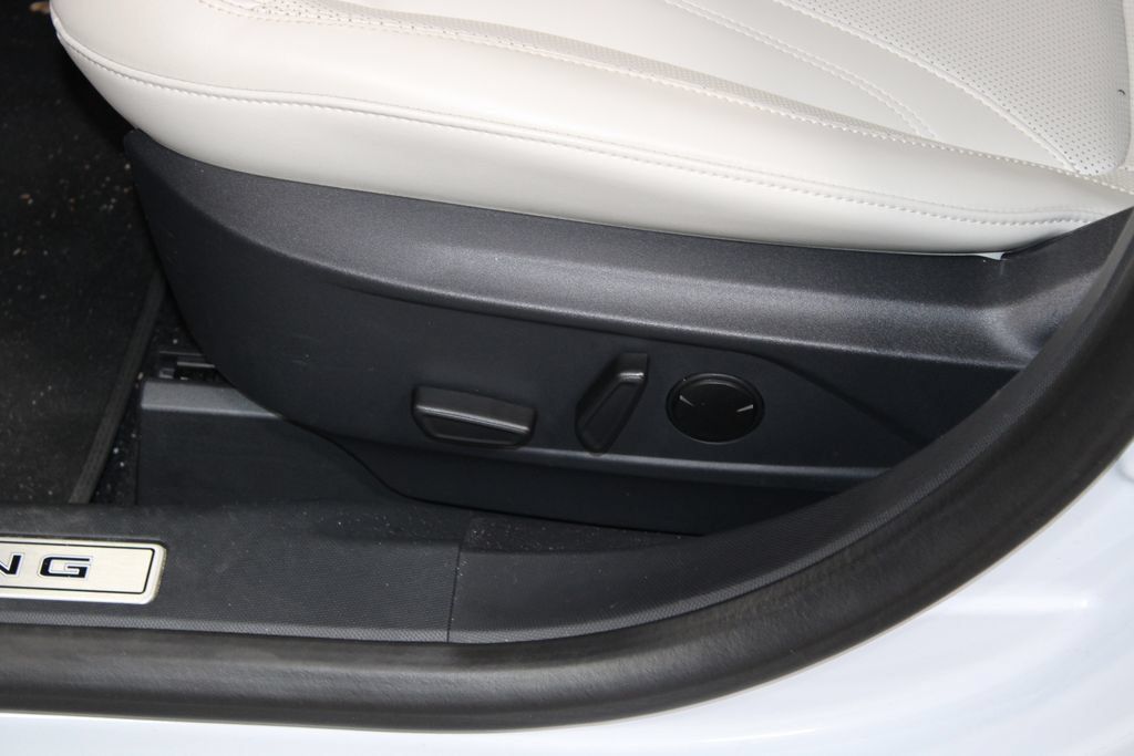 Used 2021 Ford Mustang Mach-E Premium RWD image 16